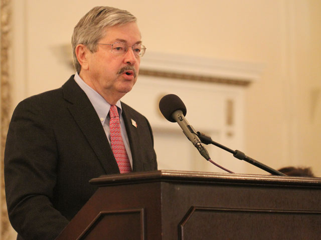 Iowa Governor Terry Branstad convened stakeholders Tuesday to discuss the aging Mississippi River lock and dam system. (DTN photo by Pamela Smith) 