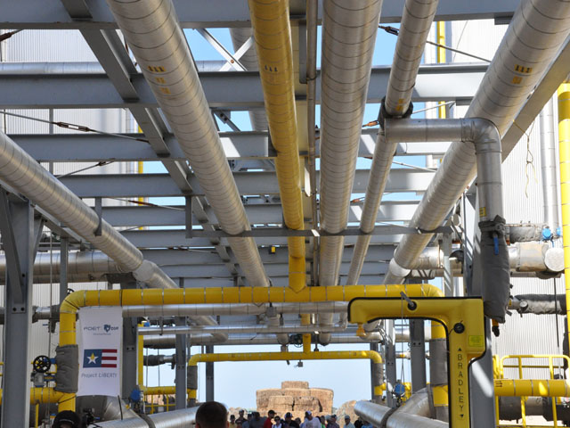 Members of the general public and the media got a look inside POET-DSM&#039;s cellulosic ethanol plant in Emmetsburg, Iowa, Wednesday. The company launched commercial production at the plant to a large fanfare. (DTN photo by Todd Neeley)