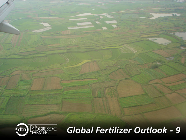 With a production surplus of fertilizer in China, and the government encouraging farmers to be more efficient in how they use fertilizer, the government may try to influence more fertilizer to be exported. (DTN photo by Daniel Davidson) 