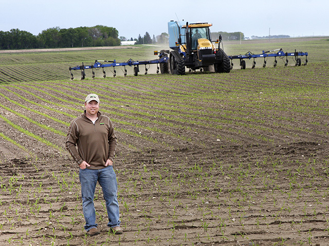 Mike Anderson said group data he&#039;s had the chance to analyze has helped him increase yields on his northwest Iowa farm by 15% to 20% in the past four years. (Progressive Farmer photo by Des Keller)
