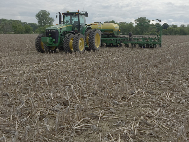 Soybeans were being planted Tuesday at Perry Buxton&#039;s farm in central Ohio. He hoped to be finished in four days. (Photo courtesy Perry Buxton)