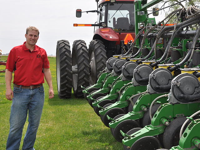 Raymond, Minnesota farmer Noah Hultgren just wrapped up harvest on his farm after what he says was a perfect growing season. Above-average yields on his farm are expected to help make up for higher input costs. (DTN photo by Todd Neeley)