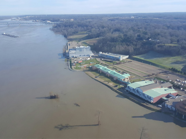 The swollen Mississippi River in Vicksburg crested January 15, at a level lower than original expectations. (Photo courtesy Vicksburg Mayor George Flaggs Jr.)