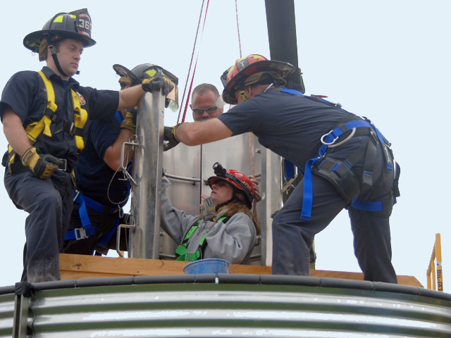There were 38 documented entrapments resulting in 17 deaths in 2014, compared with 33 entrapments and 13 deaths in 2013, according to Purdue&#039;s annual "Summary of U.S. Agricultural Confined Space-Related Injuries and Fatalities." (DTN/The Progressive Farmer file photo)